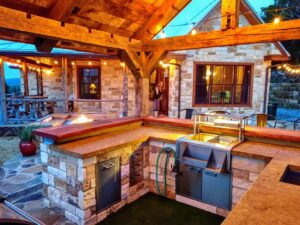 Natural Hill Country Mix Stone Veneer on Outdoor Kitchen in Texas Residence
