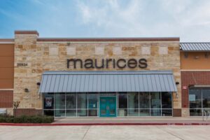 Natural Cavestone Veneer on Commercial Texas Property Exterior