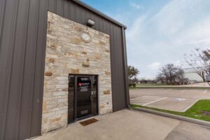 Natural Thin Limestone Veneer on Houston, TX Commercial Office Exterior